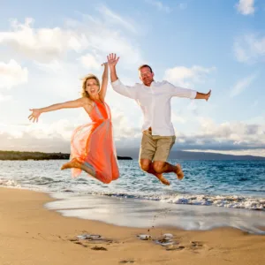 Small group enjoying a mini beach photoshoot in Maui